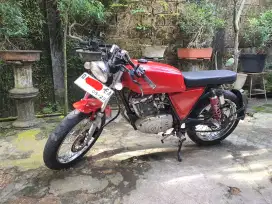 Suzuki Thunder Caferacer + Helm Bogo Mask + Tas Selempang