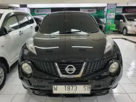 Juke Rx 2011 red interior bs krdt