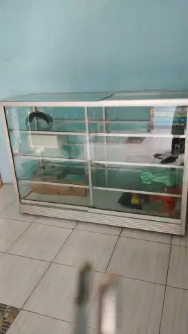 Dijual etalase murah