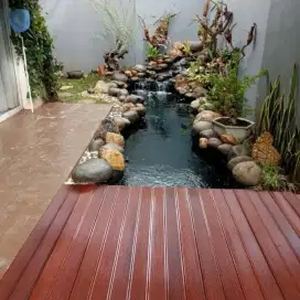 Seniman taman dan kolam hias