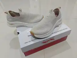 Skechers Wanita Slip On Arch Fit size 10 / 40 original sport station