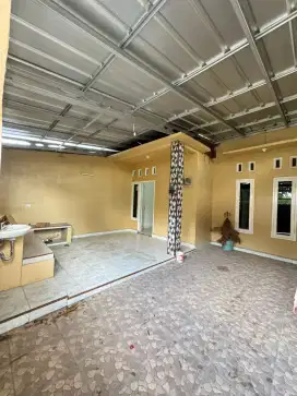 Dijual cepat rumah siap huni belakang pom bensin 29 metro Utara
