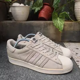 Sepatu Adidas Superstar Light grey size 42.5