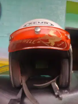 Jual helm Zeus kondisi masih bagus