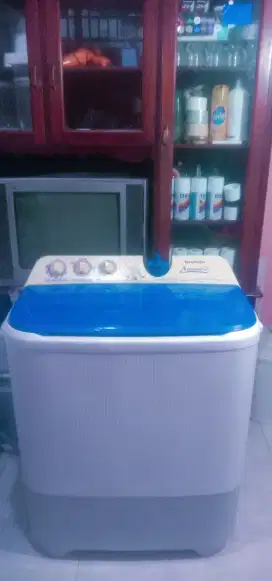 Mesin cuci Sharp 9 kg 2 tabung.