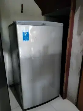 (Dijual Cepat) Freezer Aqua 1 Pintu