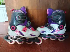 Sepatu roda inlineskate