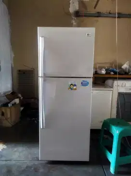 Kulkas Mewah LG 2 Pintu White Series