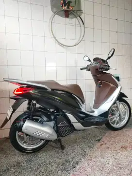 VESPA Piaggio Medley 155 ABS 4V I-GET (LIMITED COLOUR MUSCHIO GREEN)