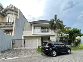 RUMAH MEWAH MINIMALIS DI PERUMAHAN ELITE GRAHA FAMILY