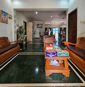 Rumah siap huni, bagus + workshop pinggir jalan utama Pondok Labu