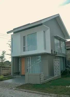 RUMAH MEWAH DI LOKASI YANG ASRI MAKASSAR