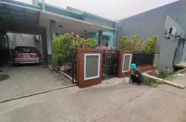 Rumah Cinere Depok Terawat Tanah Luas Sebrang Gerbang Tol Limo