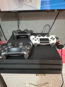 Playstasion 4 Pro 1 TB (PS 4 Pro) CUH 72