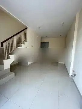 Disewakan Rumah 3 Lantai Katamaran Indah PIK