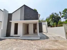 Dijual Rumah Baru HOOK Dalam Perumahan di Manisrenggo Klaten