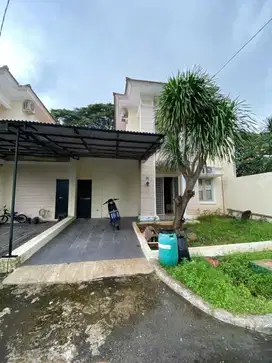 DISEWAKAN RUMAH CLUSTER TAMAN DAGO Lippo Cikarang