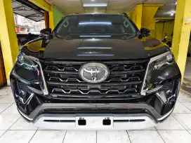 TOYOTA FORTUNER VRZ 2.4 DIESEL AT 2021 MATIC SOLAR LIKE NEW