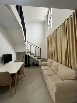 rumah mewah minimalis beserta isi nya dua lantai