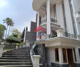 Rumah Mewah 3lt Furnished di Setraduta Bandung,10 Menit ke Tol Pasteur