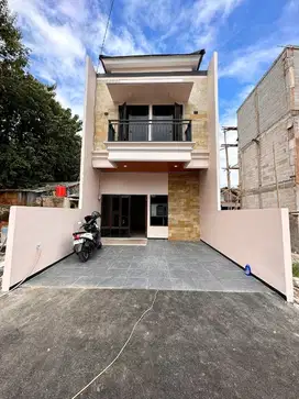 Rumah Cantik Siap Huni 1,7 km ke Graha Mall Cijantung