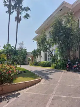 CA153 Rumah 2 LT Besarr & Mewah, Strategis,hook di Raya Kertjaya Indah
