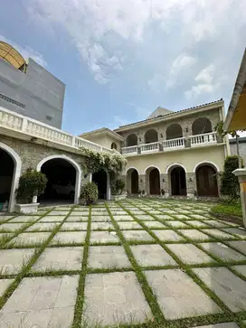 CA150 Dijual BU Rugi Rumah Mewah 2 LT Nyaman Istimewa di Pakuwon City