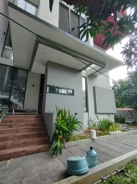 3 Lantai, Semi Furnished, Pulo Nangka, Rumah di Pulomas, Jakarta Timur