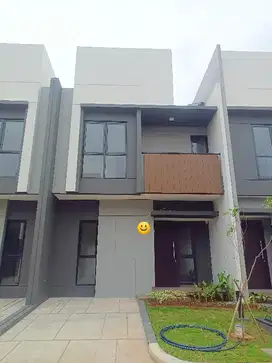 Rumah Baru Sumarecon Crown Gading Bekasi