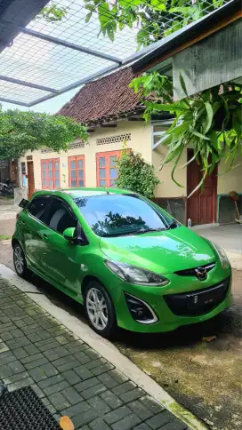 Mazda 2 R Matic 2011