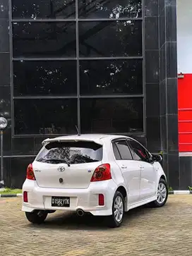 LOW KM!! DP 19JT // TOYOTA YARIS E 1.5 AT 2012