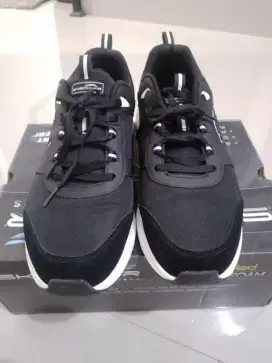 Skechers Air Size 45 /11 Hitam