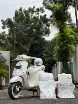 Vespa sprint justin bieber full accesories km 0