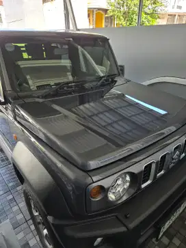 Dijual Mobil Suzuki Jimny 5 pintu warna grey metalik km 5rban