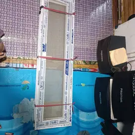 Kusen jendela aluminium warna putih