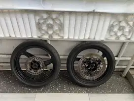 Velg dan BAN Ninja RR Bawaan