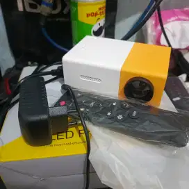 Proyektor mini baru sekali pakai