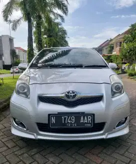 TOYOTA Yaris S LIMITED MATIC 2011