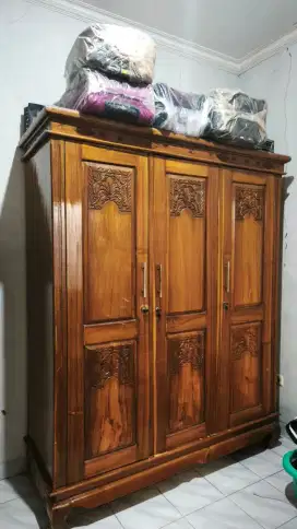 Sepaket Lemari Pakaian Lemari Jati 3 pintu dan 2 pintu