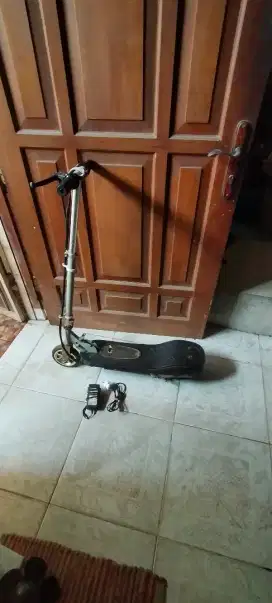 Scooter listrik bekas