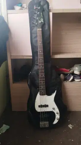 Di jual Cpt Gitar & speaker Aktif JK custik 15 inc
