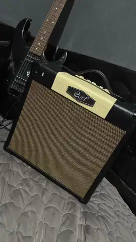 Ibanez GIO Hitam Mulus + Strap Mono + Amp Cort + Gantungan Hercules