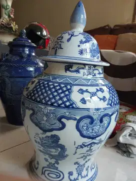 Large Vintage Chinoiserie Temple Jar 18” Blue And White