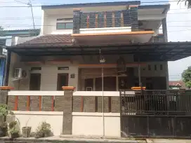 JUAL BU RUMAH 2 LANTAI DI PERUMAHAN TAMAN KRAKATAU. MASIH BISA NEGO.
