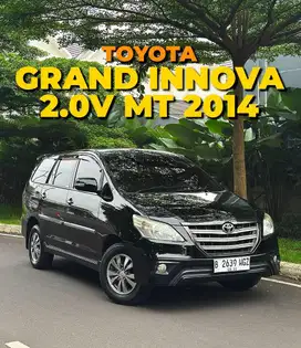 Kijang innova v M/T bensin