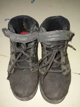 Dijual Sepatu Sekolah hitam Pro Att size 33 second murah