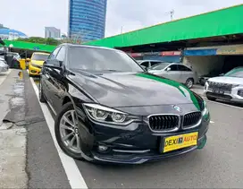 (KM40000)BMW 320i SPORT LCI F30 2017 NIK 2016 FACELIFT KMRENDAH