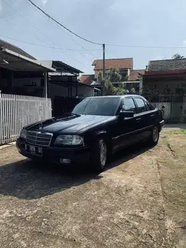 Mercedes-Benz W202 C200 (Mercy)