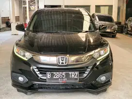 HONDA HR-V E 1.5  AT 2021 Hitam  B2865TRZ