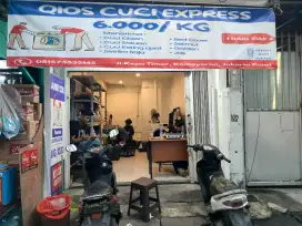 1 CEWE KARYAWAN LAUNDRY